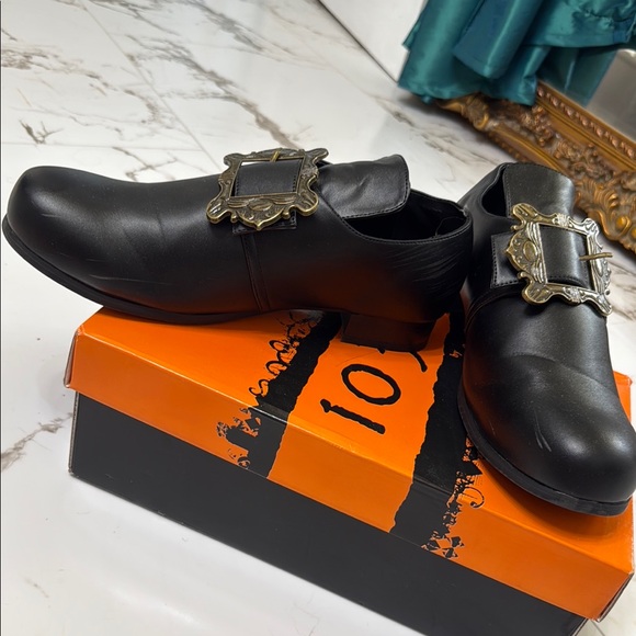 Men's Colonial Pilgrim Shoes - Deluxe - Picture 3 of 4